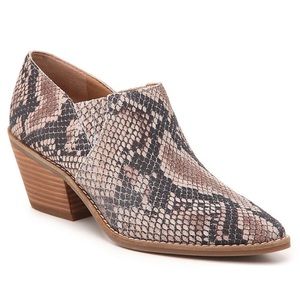 NWOT Lucky Brand Tresee Suede Snake print Booties